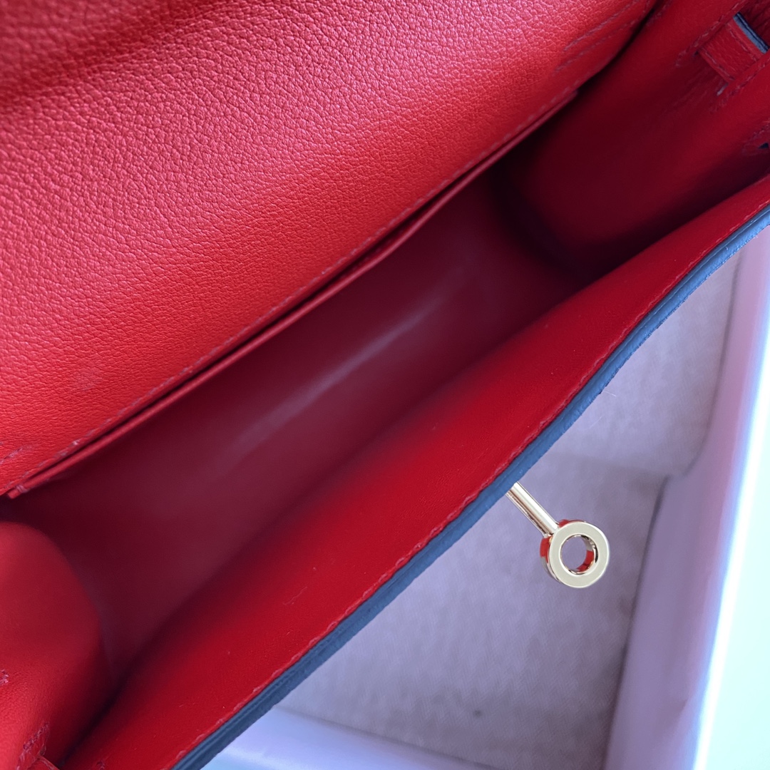 Hermes Kelly Danse Evercolor Bag In Red Color